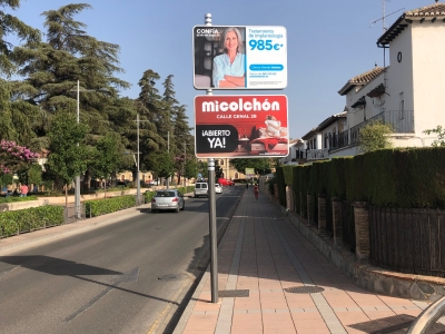 Poste publicitario de 150x50 cm en Ronda, Málaga