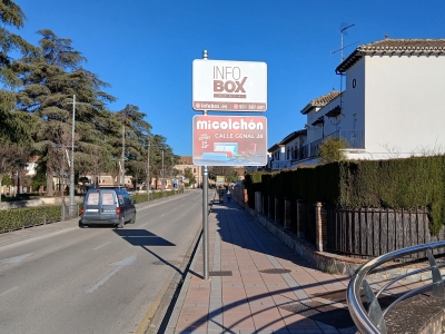 Poste publicitario de 150x50 cm en Ronda, Málaga