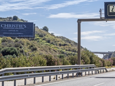 Valla publicitaria de 16x6 m en Marbella, Málaga