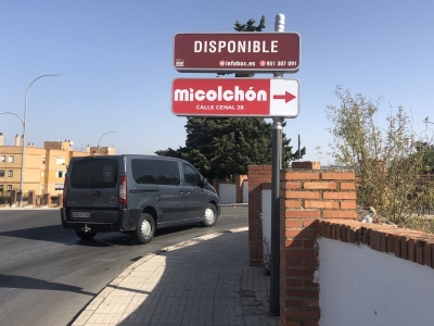 Poste publicitario de 150x50 cm en Ronda, Málaga