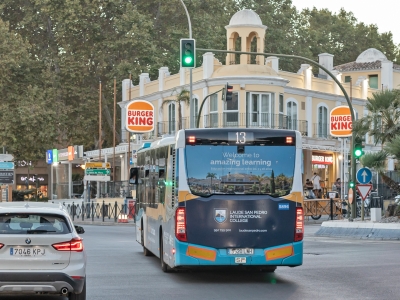 Autobus publicitario de Urban Simple en Coín, Málaga