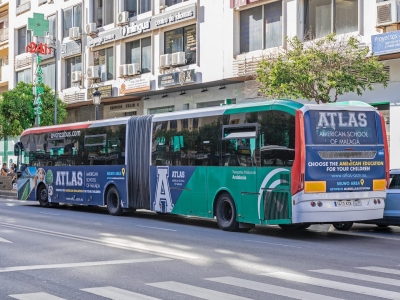 Autobus publicitario de Semi Integral Articulado en Fuengirola, Málaga
